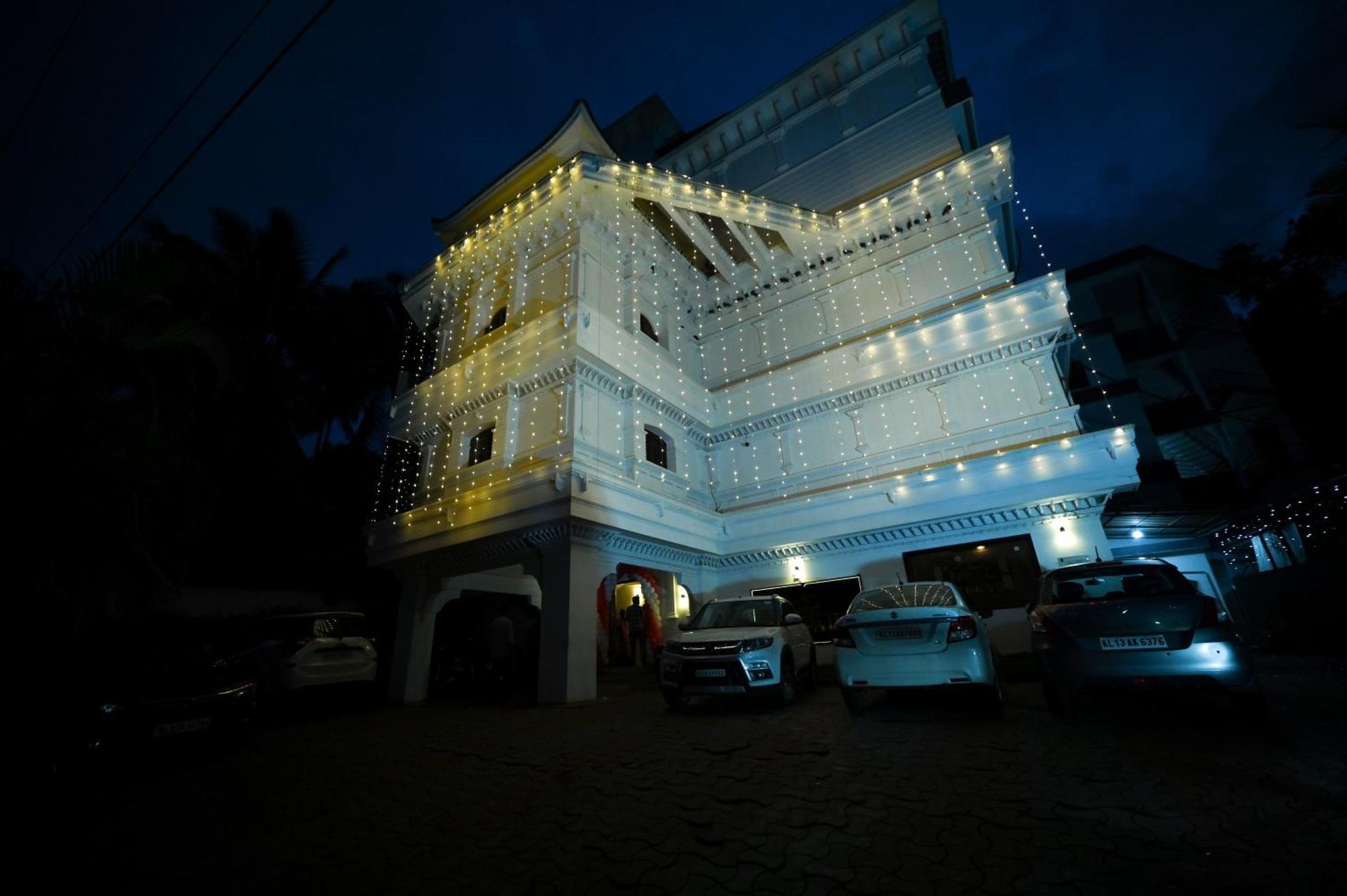 Hotel Sky Park Mattanur エクステリア 写真